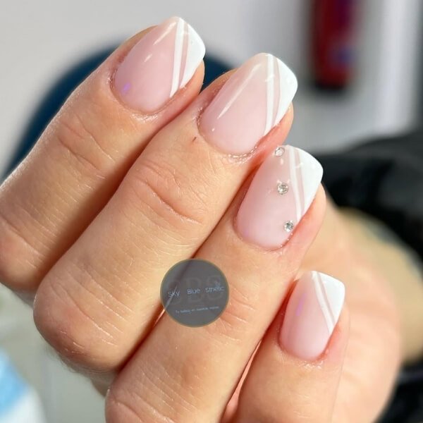 5 sky-blue-sthetic-centro-estetico-tratamientos-faciales-corporales-microblading-depilacion-neuromodulacion-indiba-mirasierra-madrid